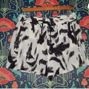 Pam & Gela Black White Silk Elastic Waist Drawstring Shorts Nwt L